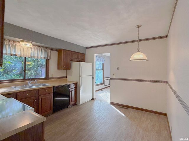 104 JUNIPER Lane, East Peoria, IL 61611