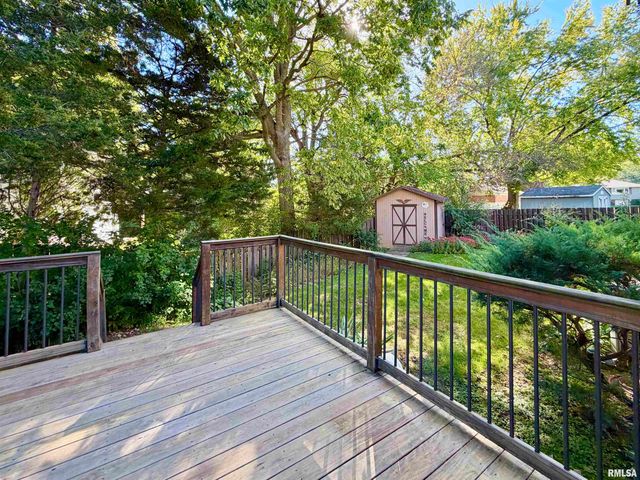 104 JUNIPER Lane, East Peoria, IL 61611
