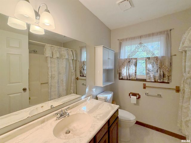 104 JUNIPER Lane, East Peoria, IL 61611