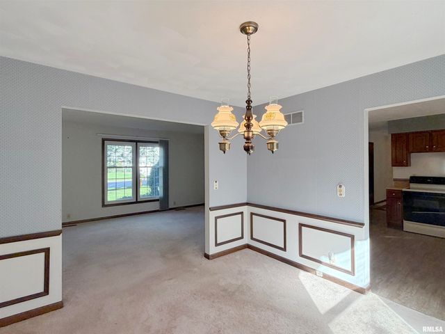 104 JUNIPER Lane, East Peoria, IL 61611