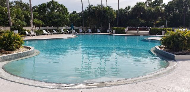 8923 Sandshot Ct, Port St Lucie, FL 34986