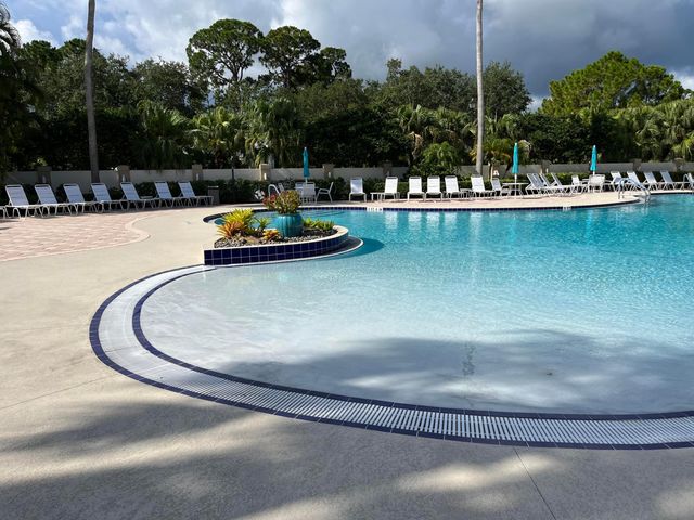8923 Sandshot Ct, Port St Lucie, FL 34986
