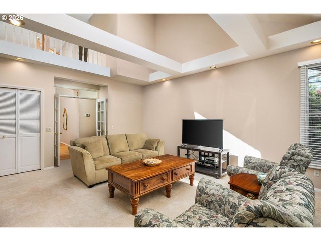 2640 SURREY Ln, West Linn, OR 97068