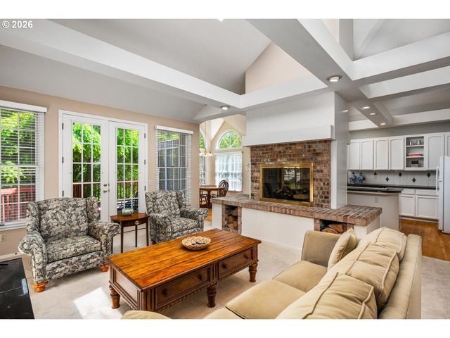 2640 SURREY Ln, West Linn, OR 97068