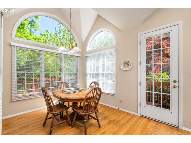 2640 SURREY Ln, West Linn, OR 97068