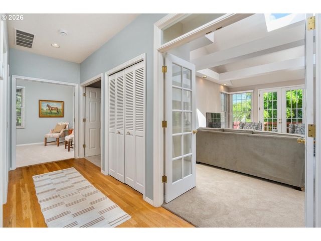 2640 SURREY Ln, West Linn, OR 97068