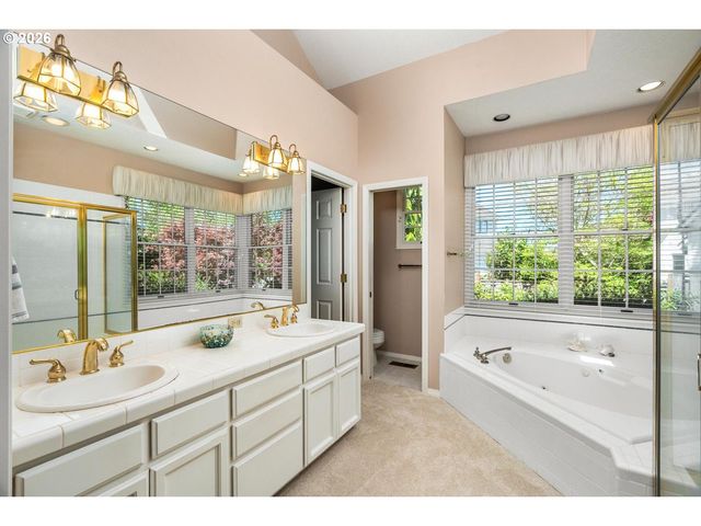 2640 SURREY Ln, West Linn, OR 97068