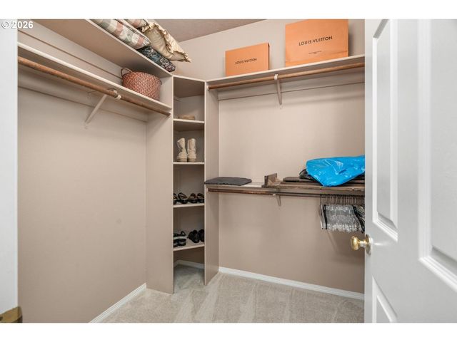 2640 SURREY Ln, West Linn, OR 97068