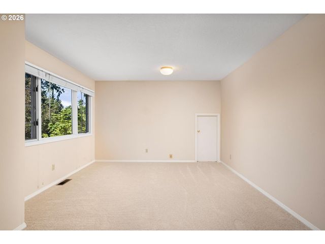 2640 SURREY Ln, West Linn, OR 97068