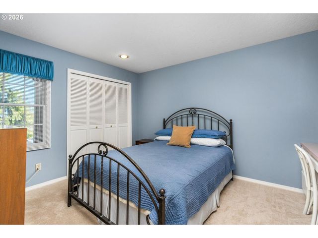 2640 SURREY Ln, West Linn, OR 97068