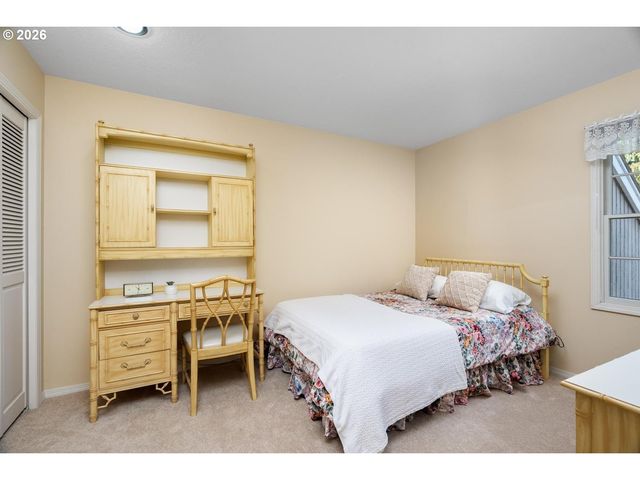 2640 SURREY Ln, West Linn, OR 97068