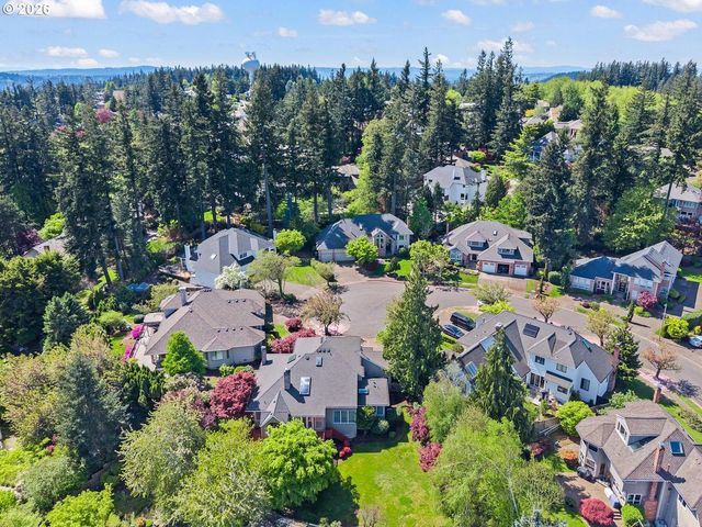 2640 SURREY Ln, West Linn, OR 97068