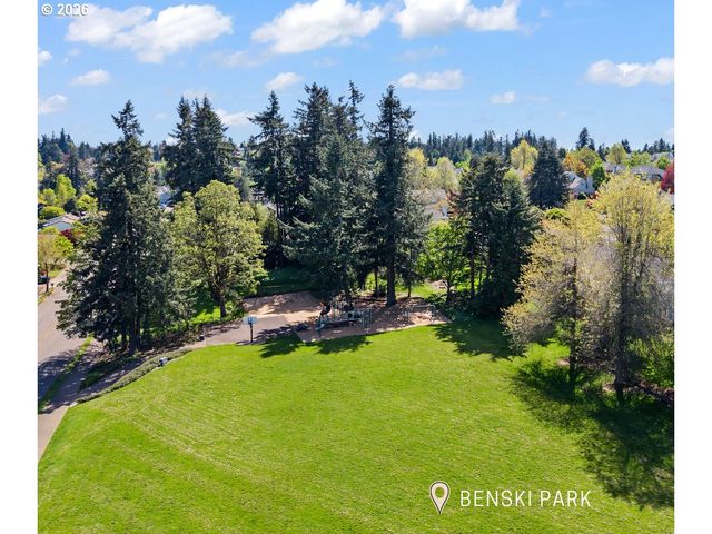 2640 SURREY Ln, West Linn, OR 97068