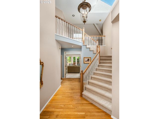 2640 SURREY Ln, West Linn, OR 97068