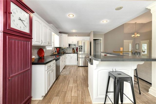 537 NE Topaz Drive, Lee's Summit, MO 64086