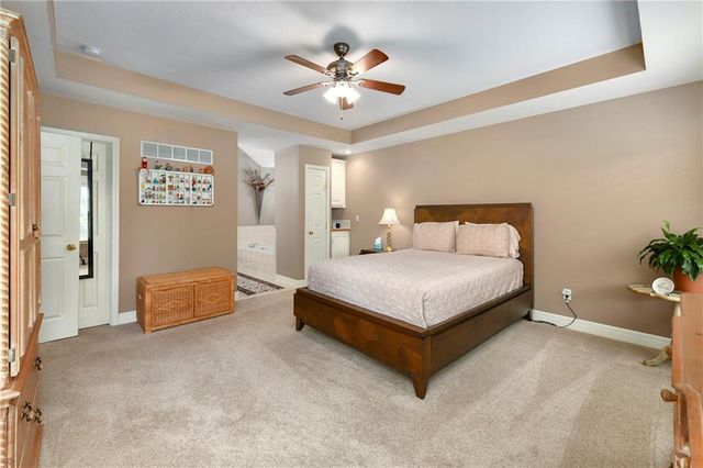 537 NE Topaz Drive, Lee's Summit, MO 64086
