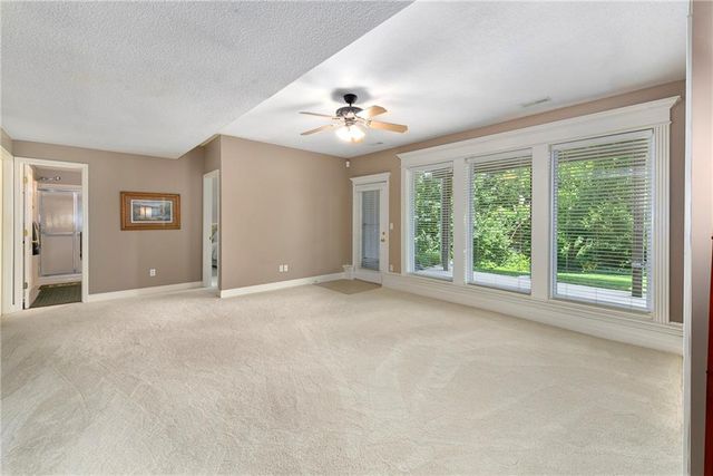 537 NE Topaz Drive, Lee's Summit, MO 64086