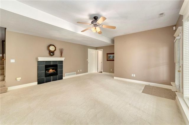 537 NE Topaz Drive, Lee's Summit, MO 64086