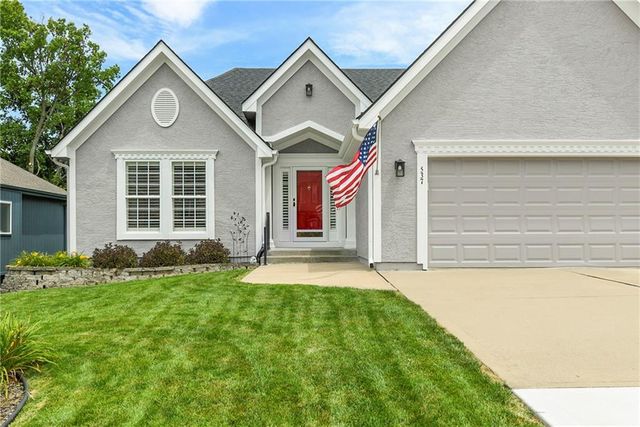 537 NE Topaz Drive, Lee's Summit, MO 64086