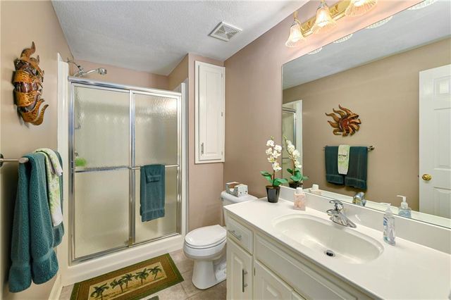 537 NE Topaz Drive, Lee's Summit, MO 64086