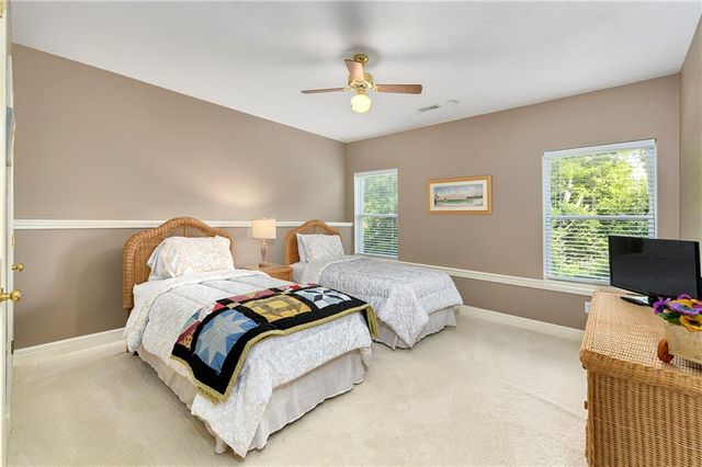 537 NE Topaz Drive, Lee's Summit, MO 64086