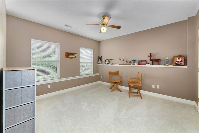 537 NE Topaz Drive, Lee's Summit, MO 64086