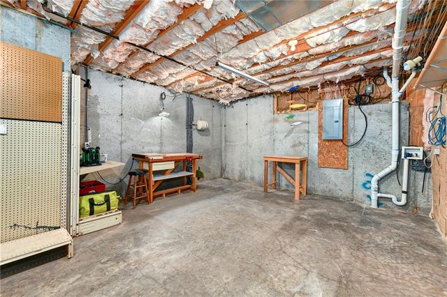 537 NE Topaz Drive, Lee's Summit, MO 64086