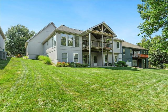 537 NE Topaz Drive, Lee's Summit, MO 64086
