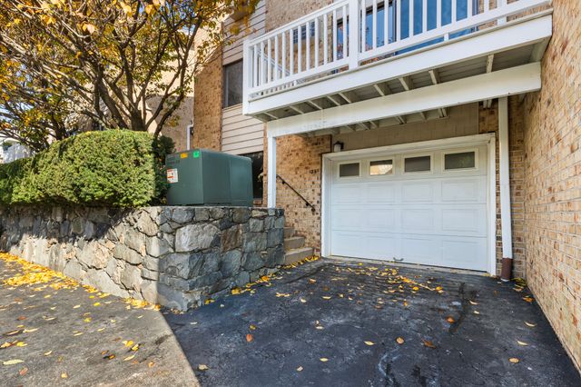 180 Glenbrook Road APT 35, Stamford, CT 06902