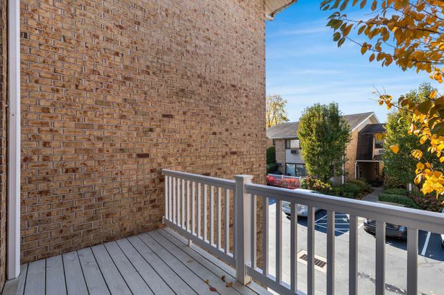 180 Glenbrook Road APT 35, Stamford, CT 06902