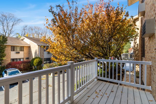 180 Glenbrook Road APT 35, Stamford, CT 06902