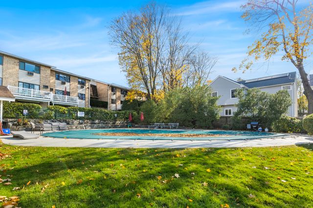 180 Glenbrook Road APT 35, Stamford, CT 06902