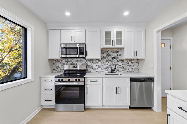 180 Glenbrook Road APT 35, Stamford, CT 06902