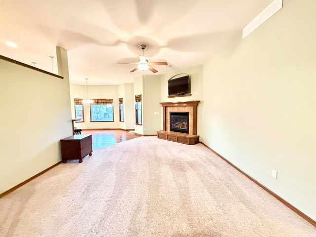 1318 E Woodbrook St, Derby, KS 67037