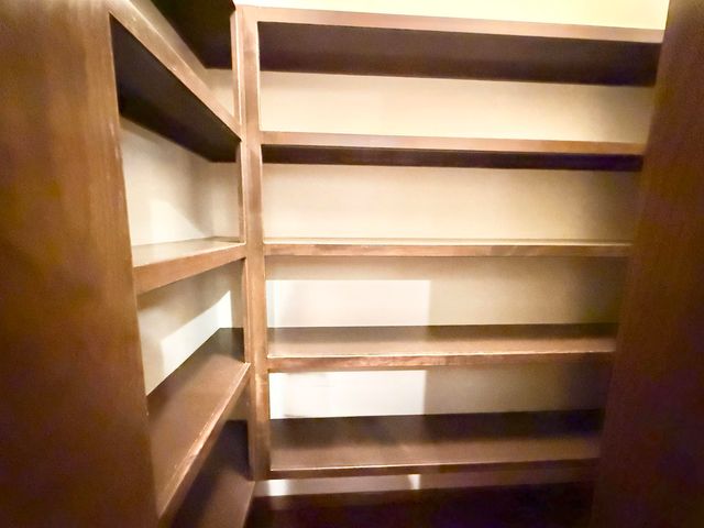 1318 E Woodbrook St, Derby, KS 67037