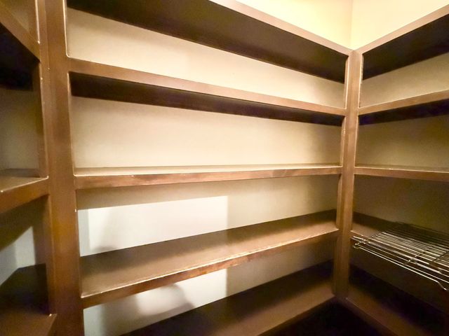 1318 E Woodbrook St, Derby, KS 67037