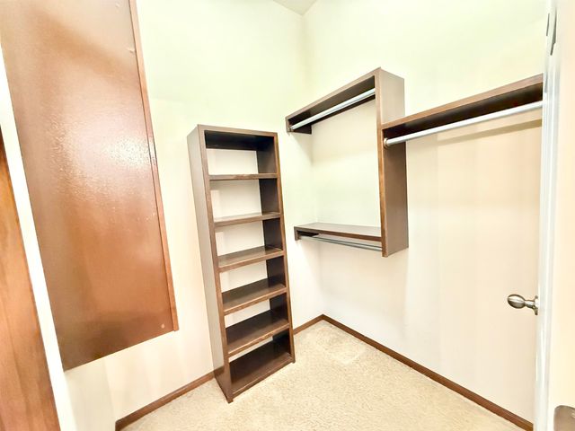 1318 E Woodbrook St, Derby, KS 67037