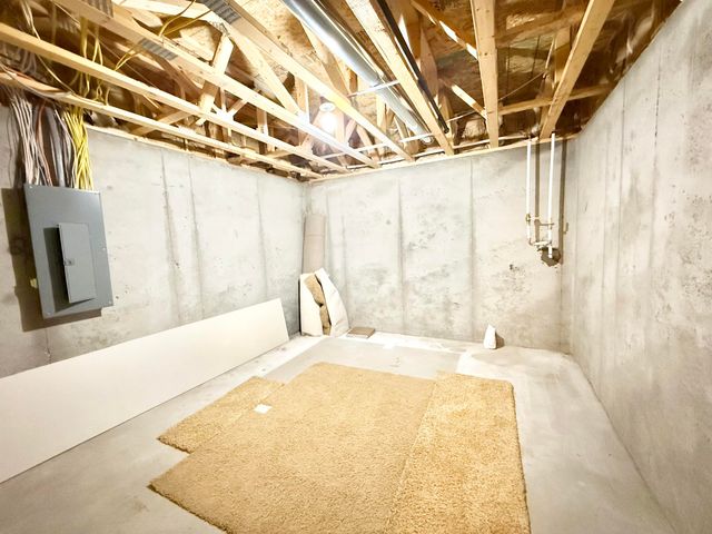 1318 E Woodbrook St, Derby, KS 67037