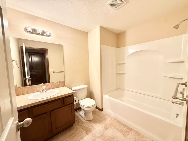 1318 E Woodbrook St, Derby, KS 67037