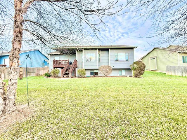 1318 E Woodbrook St, Derby, KS 67037