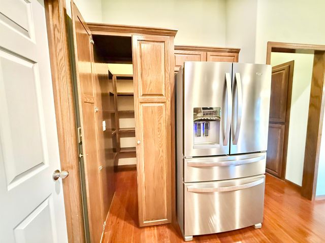 1318 E Woodbrook St, Derby, KS 67037