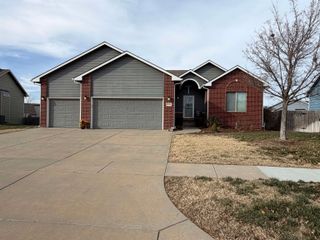 1318 E Woodbrook St, Derby, KS 67037