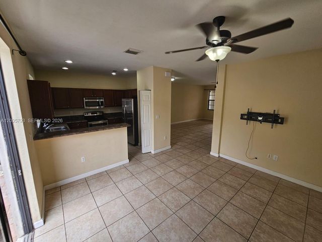 3387 W 90th St 3387, Hialeah, FL 33018