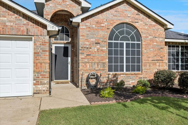 1701 Fern Drive, Mansfield, TX 76063
