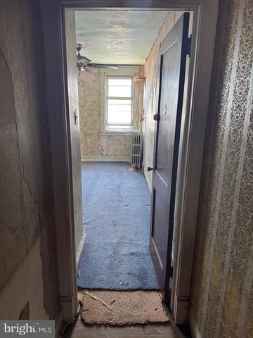 7337 E WALNUT LN, Philadelphia, PA 19138