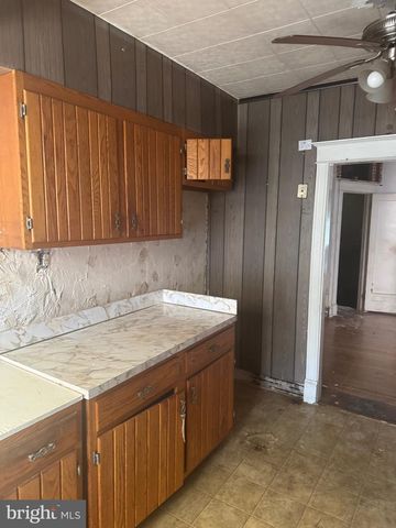 7337 E WALNUT LN, Philadelphia, PA 19138