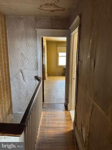 7337 E WALNUT LN, Philadelphia, PA 19138