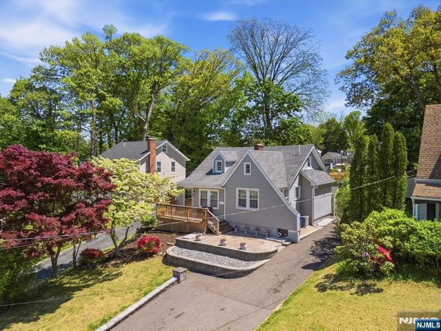 14 Espy Road, Caldwell, NJ 07006