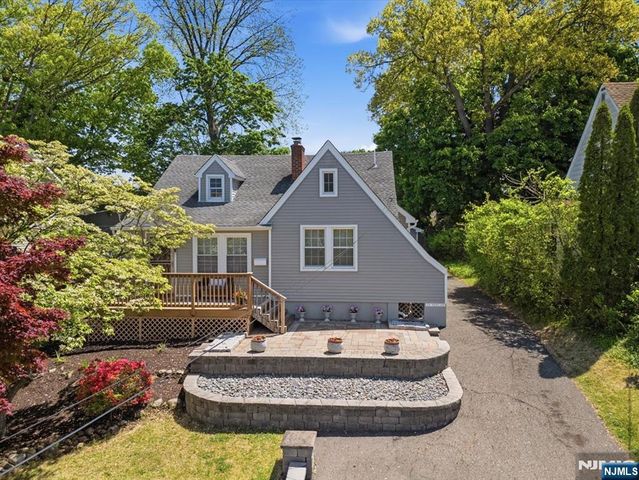 14 Espy Road, Caldwell, NJ 07006