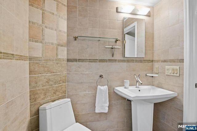 14 Espy Road, Caldwell, NJ 07006